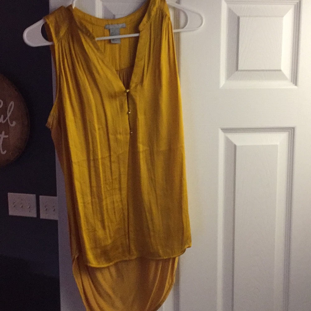 H&M yellow sleeveless blouse